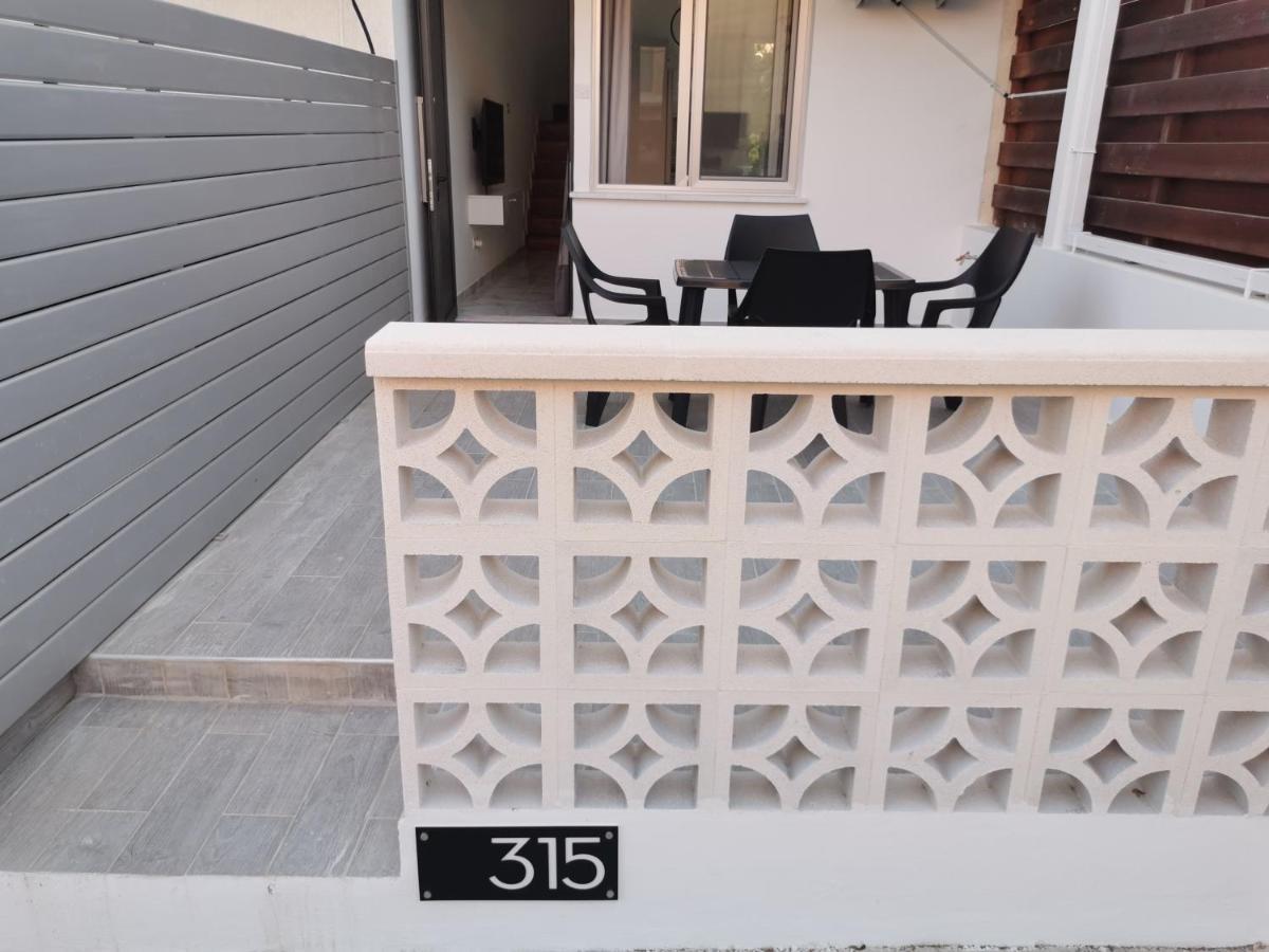 Eros Maisonette In Latchi Area Just 700 Meters Or One-Minute Drive From Polis Municipal Beach Extérieur photo