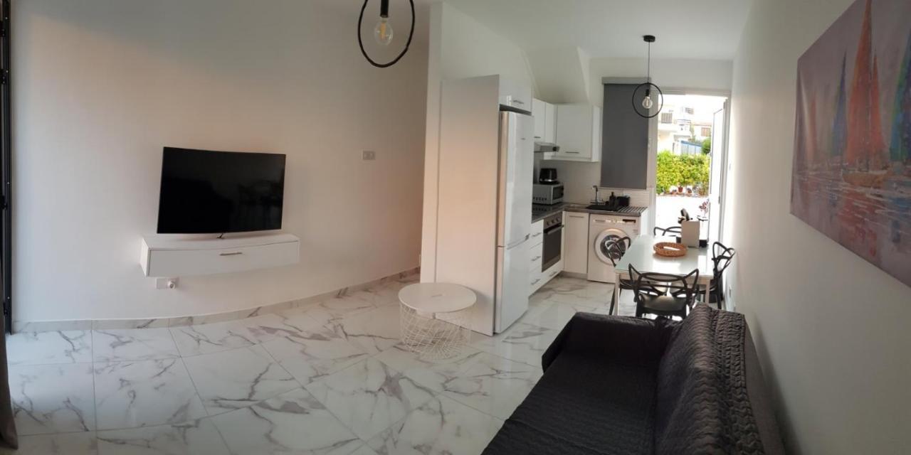 Eros Maisonette In Latchi Area Just 700 Meters Or One-Minute Drive From Polis Municipal Beach Extérieur photo