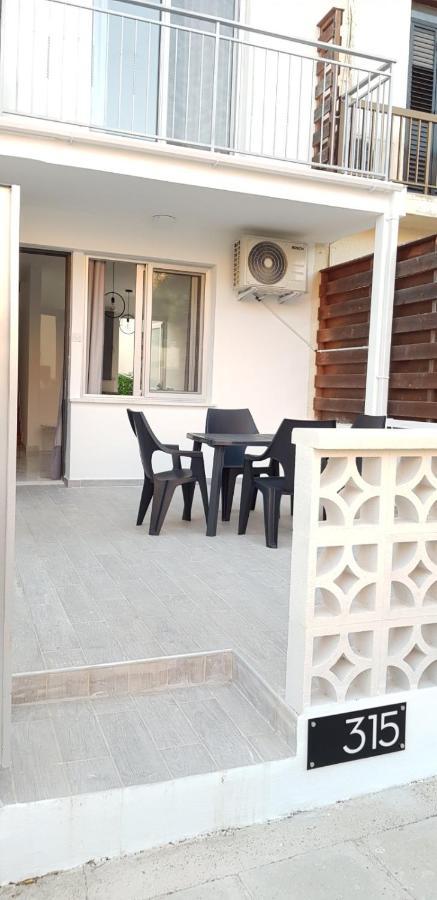 Eros Maisonette In Latchi Area Just 700 Meters Or One-Minute Drive From Polis Municipal Beach Extérieur photo